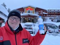 Schnee-Wasserentnahme-aus-Lappland