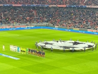 UEFA-CL-Hymne-wird-gespielt