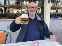 Schweizerhaus Prost mit Budweiser Bier