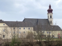 Kirche-St-Anna-aus-der-Ferne