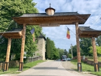 Eingang-Kloster-Moldovita
