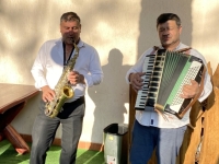 Musiker-spieler-im-Freien