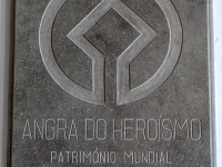 Portugal-Stadtzentrum-Angra-do-Heroismo-Insel-Terceira-Tafel-1