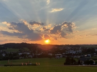 Wunderschöner Sonnenuntergang über Frankenburg