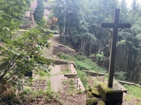 Kleiner-Friedhof-des-Klosters