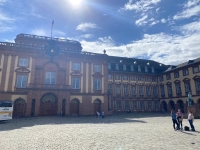 Vorderseite-Barockschloss-Mannheim