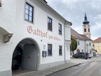 Gasthof-zum-Schwan-mitten-in-Traismauer