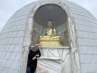 Buddha-ganz-oben-auf-der-Kuppel