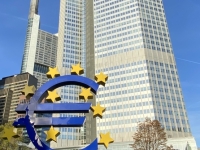 2022-10-26-Frankfurt-Alte-EZB-mit-Euro-Zeichen