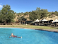 2022-11-11-Sun-Karros-Lodge-Entspannung-im-Pool