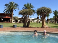 Pool-in-der-Kalahari-Anib-Lodge