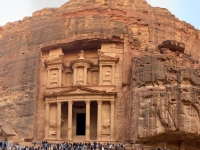 Jordanien-Felsnekropole-und-Ruinen-von-Petra-Kopfbild