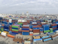 2023-02-15-Jeddah-Saudi-Arabien-Containerhafen-vom-Schiff-aus