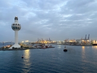 Bekannter-Turm-im-Hafen-von-Jeddah