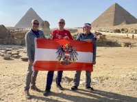 2023-02-18-Gizeh-Pyramiden-mit-Sphinx-Gruppenfoto