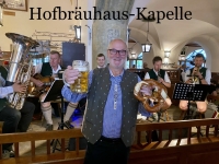 Hofbräuhaus Prost mit einem Maß Bier