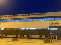Flughafen-Skiathos-bei-Nacht