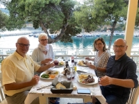 2023-06-15-Alonissos-Abendessen-Votsi-Restaurant-oberhalb-Hafen