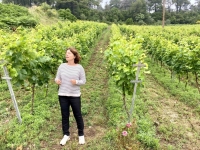 2023-06-17-Weinkellerei-Parissi-Erklärungen-durch-Chefin