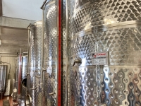 Weinkellerei-Parissi-auch-Tsipoura-wird-gebrannt_griech-Grappa