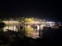 Yachthafen-bei-Nacht