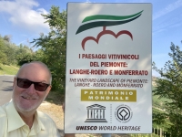 2023-09-02-La-Morra-Weinbaugebiete-im-Piemont-Unesco-Tafel