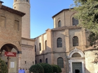 Italien-Ravenna-Fruehchristliche-Baudenkmaeler-Basilica-di-Sant-Apollinare-Kopfbild