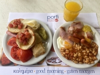 2023-09-06-Nikiti-Hotel-Porfi-Beach-erstes-Frühstück-perfekt