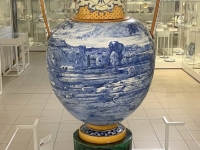 2023-09-28-Porzellanmanufaktur-Wedgwood-japanische-Vase-fuer-25-000-Euro