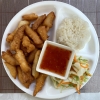 Hauptspeise Chicken süß-sauer mit Reis und Salat