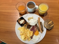 2023-12-31-Mein-erstes-Frühstück-an-Bord