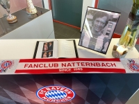 Kondolenzbuch in der FC Bayern München Geschäftsstelle Säbener Straße