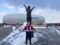 Neue Gerd Müller Statue vor der Allianz Arena