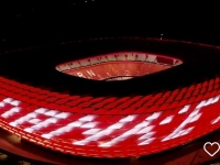 DANKE FRANZ - nächtlicher Schriftzug auf der Allianz Arena