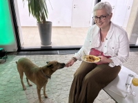 Auch der Hund von Angelika Niedetzky hat Hunger nach der Veranstaltung