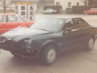 1993 12 31 Audi 80 Grün: Unfall