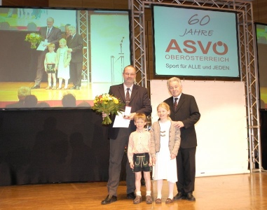 2007 04 14 Silberne Verdienstzeichen der Republik Österreich mit LH Dr. Josef Pühringer