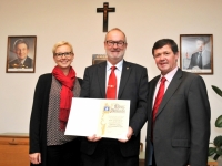 2016 12 14 Verleihung der Ehrennadel in Gold der Gemeinde Kallham durch Bgm Pauzenberger Fritz