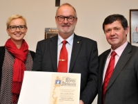 2016 12 14 Verleihung der Ehrennadel in Gold der Gemeinde Kallham durch Bgm Pauzenberger Fritz