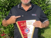 2020 06 29 Silberne Ehrennadel und Wimpel für 20 Jahre Mitgliedschaft FC Bayern München