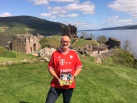 2018 05 16 Urquhart Castle am Loch Ness FC Bayern