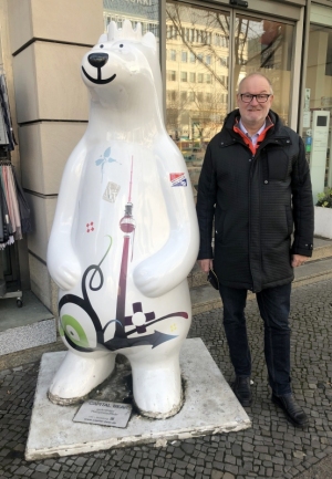 2020 03 04 Berlin Capital Bear gekrönter Hauptstadtbär Besuch mit Eric Plakolm