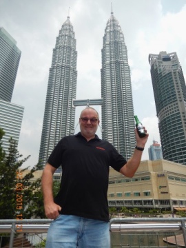 2015 03 22 Malaysia Kuala Lumpur Petronas Twin Towers Ritterbräu