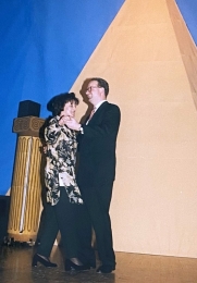 1998 01 31 Eröffnungswalzer Obmann Gerald Stutz mit Gattin Ingrid