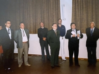 1990 10 21 Konsulentenverleihung Obmann MR Dr Lehner mit LR Pühringer