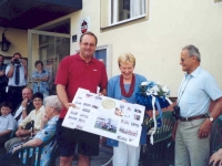2003 06 15 Geburtstagsständchen Landertshammer Berti Geschenke