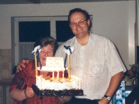 2003 05 31 Geburtstagsfeier 100 Jahre Stutz mit Kora und Torte