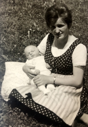 1963 mit Mutter