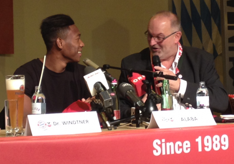 	2015 01 24 David Alaba FCBayern Fussballstar beim Empfang in Neukirchen im Interview mit Gerald Stutz	