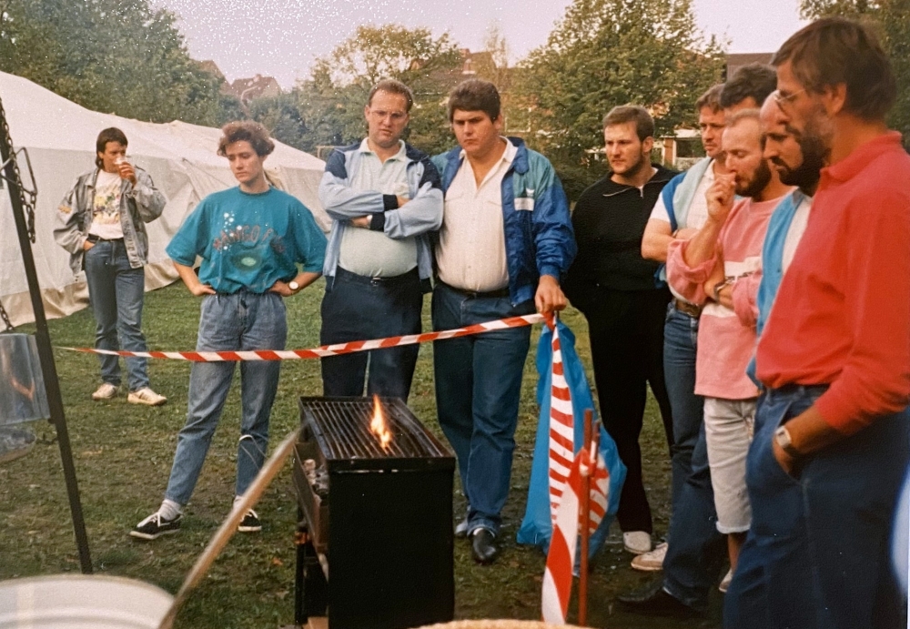 1989 09 03 SZ Konzertreise Kiel Fussballspiel Kiel Neumarkt Grillerei
